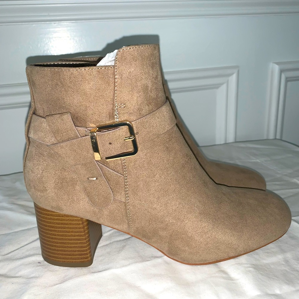 Women’s Shoes - Kelly & Katie boots/booties - tan suede - size 8